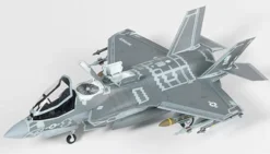Academy 1/72 Lockheed Martin F-35B Lightning II USMC VMFA-121 Green Knights