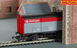 Hornby RailRoad BR Railfreight, 45T VDA Van, 210127 - Era 7