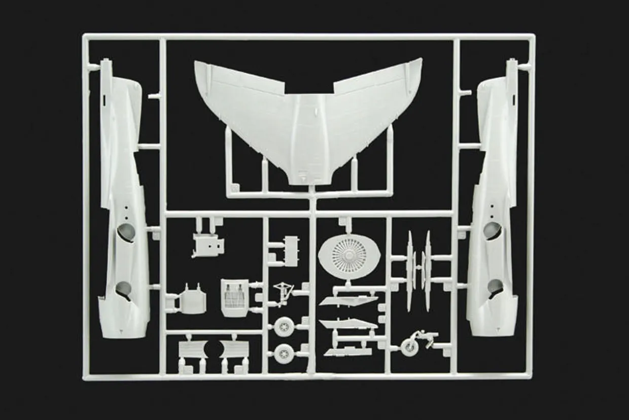 Italeri 1/72 BAE Sea Harrier FRS.1 Falklands Model Kit