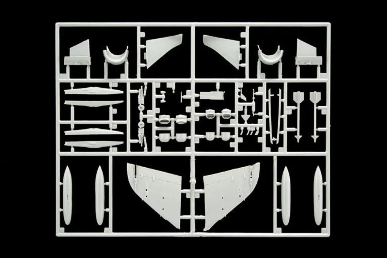 Italeri 1/72 BAE Sea Harrier FRS.1 Falklands Model Kit
