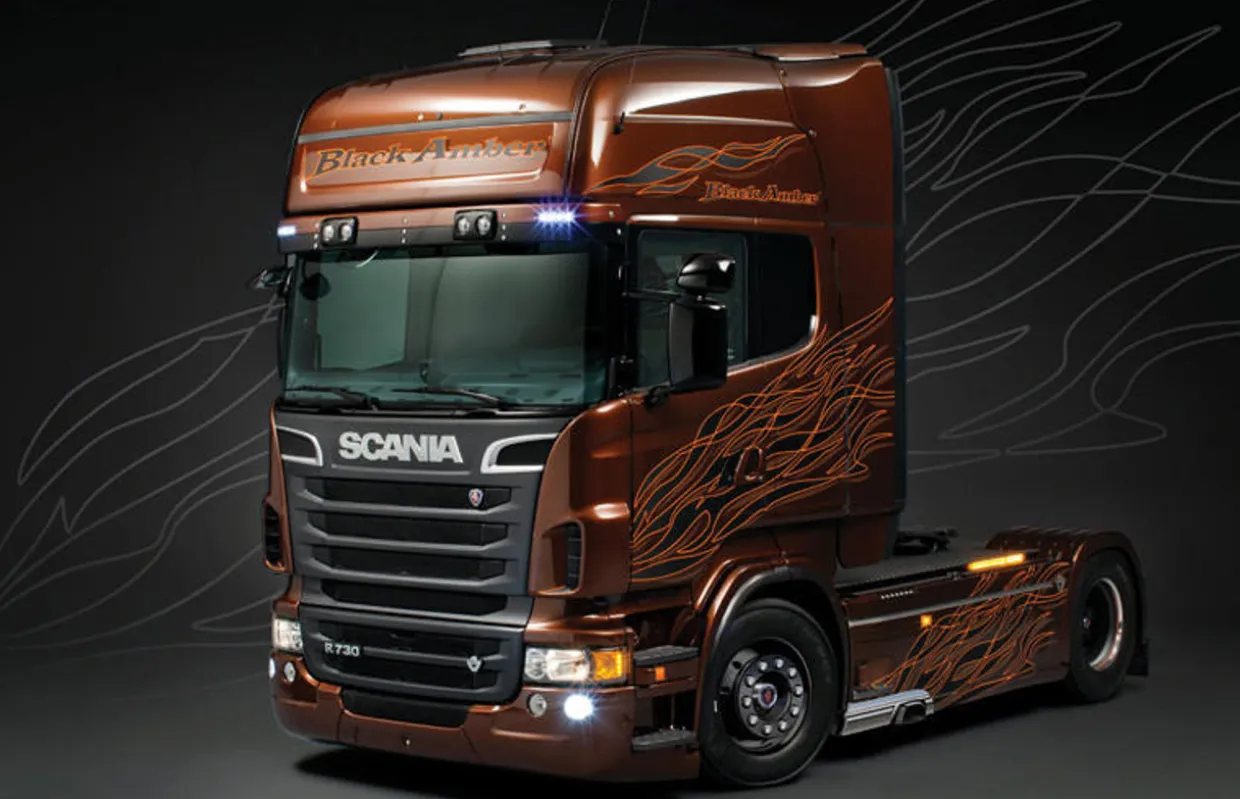 Italeri 1/24 Scania R Black Amber