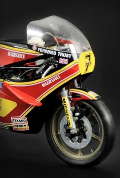 Italeri 1/9 Suzuki RG500 XR27 Barry Sheene