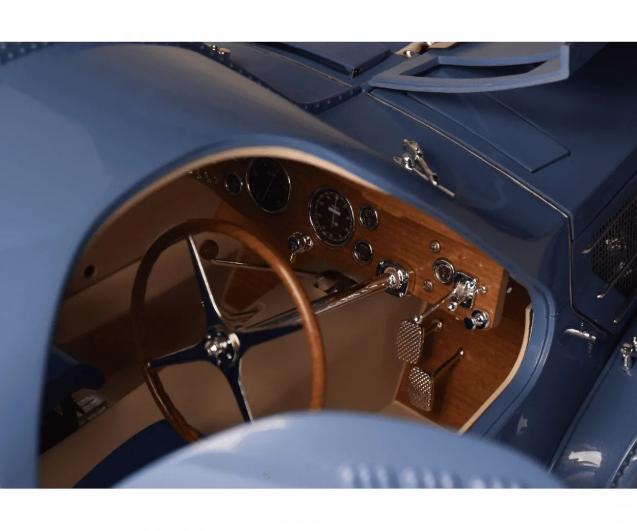 IXO 1/8 Bugatti SC57 Atlantic Diecast Model Kit