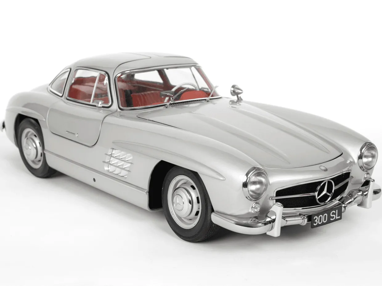 IXO 1/8 Mercedes-Benz 300 SL (Silver) Diecast Model Kit