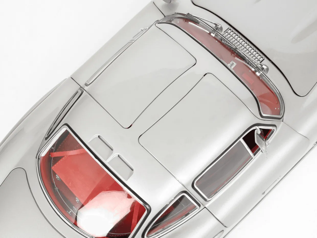 IXO 1/8 Mercedes-Benz 300 SL (Silver) Diecast Model Kit