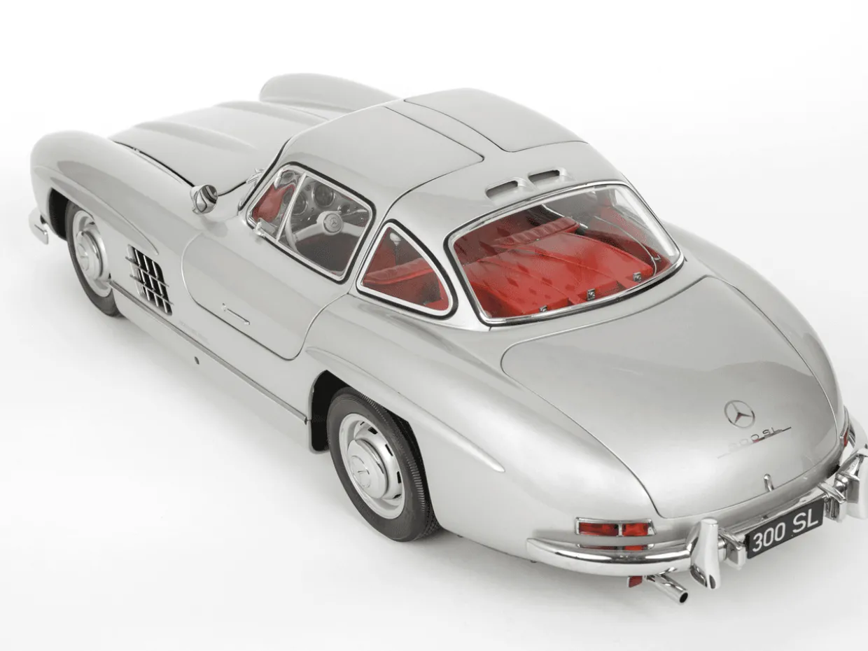 IXO 1/8 Mercedes-Benz 300 SL (Silver) Diecast Model Kit