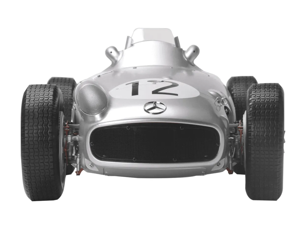 IXO 1/8 Mercedes-Benz W196R Stirling Moss Diecast Model Kit