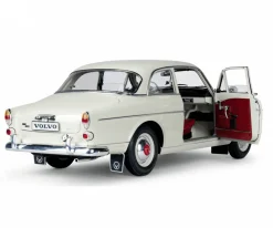 IXO 1/8 Volvo S122 Amazon