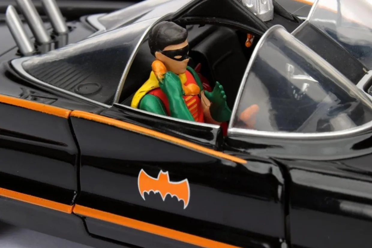 Jada 1/24 Classic TV Series Batmobile 1966