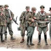 Master Box 1/35 German Soldiers 1945 Lets stop them here!