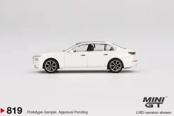 Mini GT 1/64 BMW I7 Xdrive 60 Mineral White (RHD)