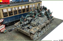 MiniArt 1/35 Kharkiv 1943 Tram & Stug. III Ausf. G w/Crew Set