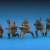 MiniArt 1/35 Soviet Artillery Crew Model Figures