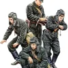 MiniArt 1/35 Soviet Tank Crew 1950s Model Figures