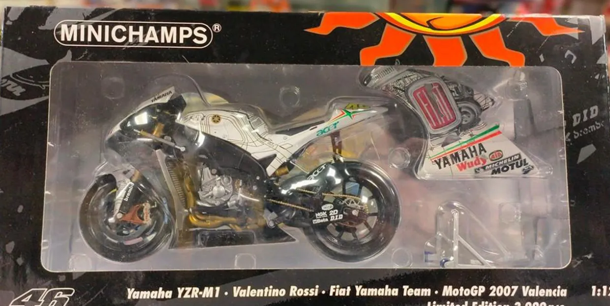 Minichamps 1/12 Yamaha YZR-M1 Moto GP Valencia 2007 Valentino Rossi