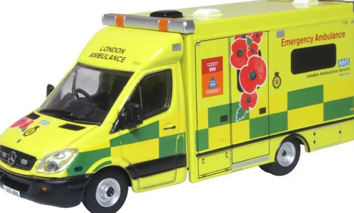 Oxford Diecast 1/76 Mercedes Ambulance London Ambulance Service (Remembrance Day)