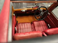 Pocher 1/8 1932 Rolls Royce Phantom II Sedanca Coupe Maroon And Black Ready Assembled