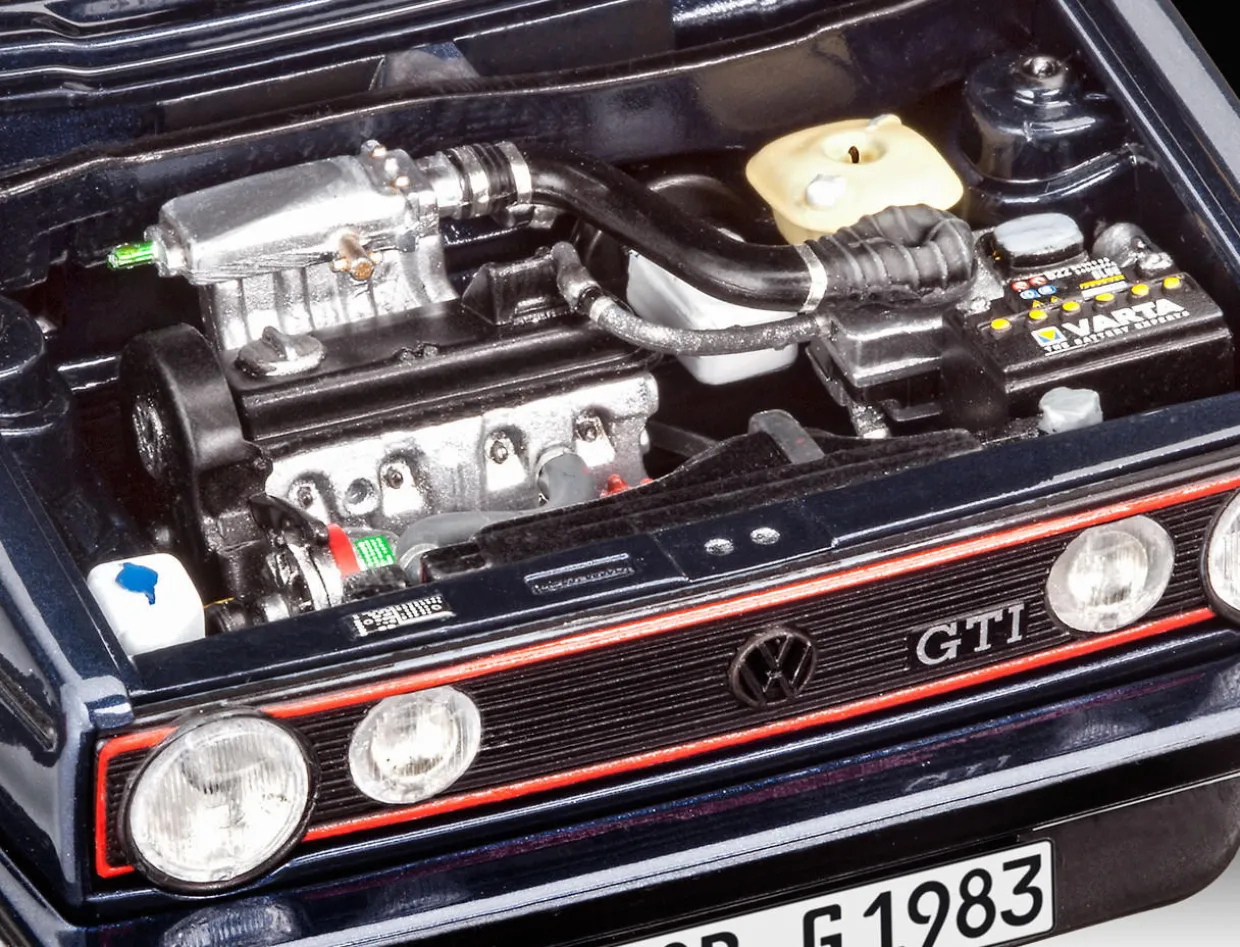 Revell 1/24 35 Years of Volkswagen Golf GTi Pirelli Gift Set