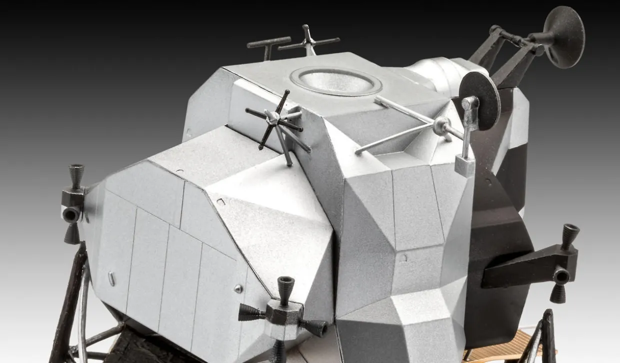 Revell 1/48 Apollo 11 Lunar Module Eagle