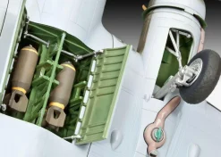 Revell 1/72 Boeing B-17F Flying Fortress Memphis Belle Model