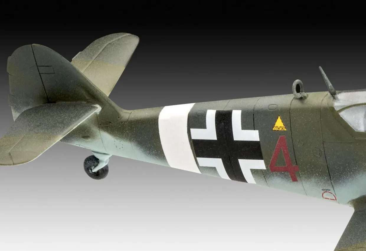 Revell 1/72 Combat Set - Supermarine Spitfire Mk.V & Messerschmitt Bf 109