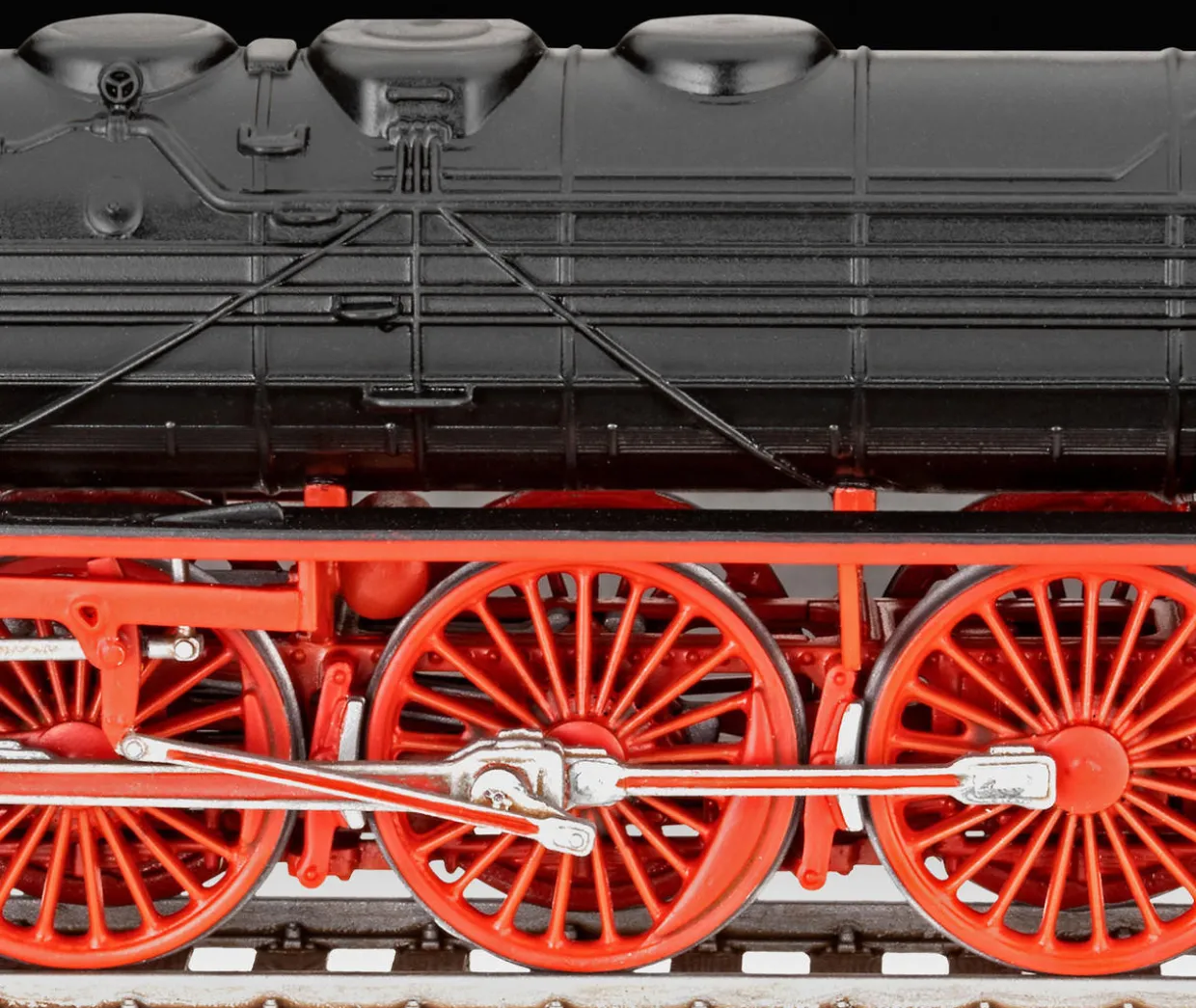 Revell 1/87 German Steam Locomotives BR02 & Tender 2'2'T30