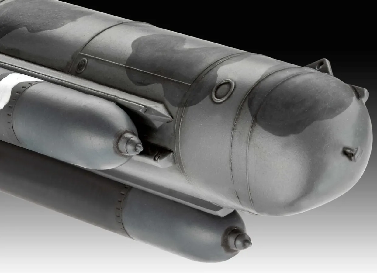 Revell 1/72 German Type Molch (Newt) Midget Submarine