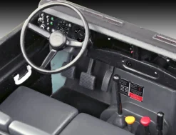 Revell 1/24 Land Rover Series III Starter Set