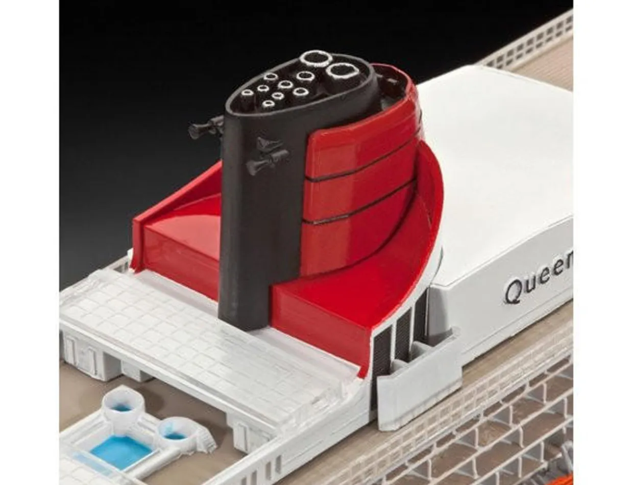 Revell 1/700 Queen Mary 2