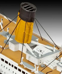 Revell 1/700 RMS Titanic