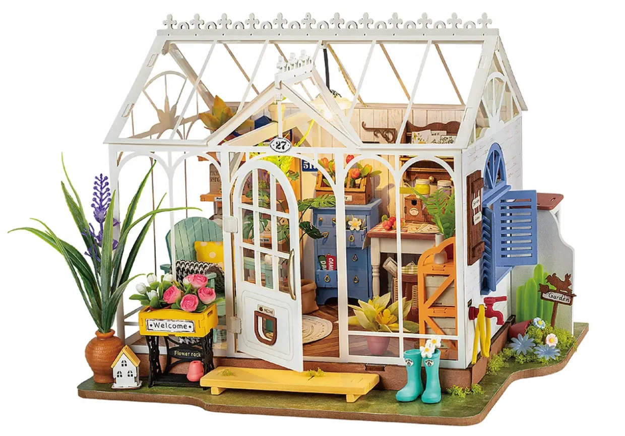 Rolife Dreamy Garden House Wooden Diorama Kit