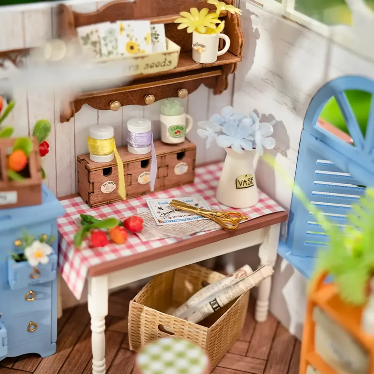 Rolife Dreamy Garden House Wooden Diorama Kit