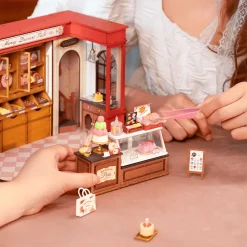 Rolife Honey Dessert Talk Wooden Diorama Kit