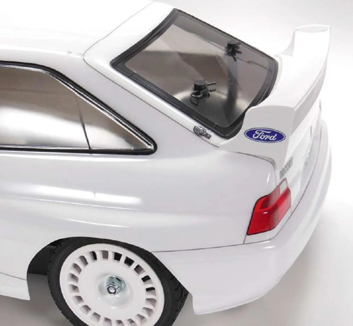 Tamiya RC Ford Escort Cosworth 1998 TT-02 Model Kit