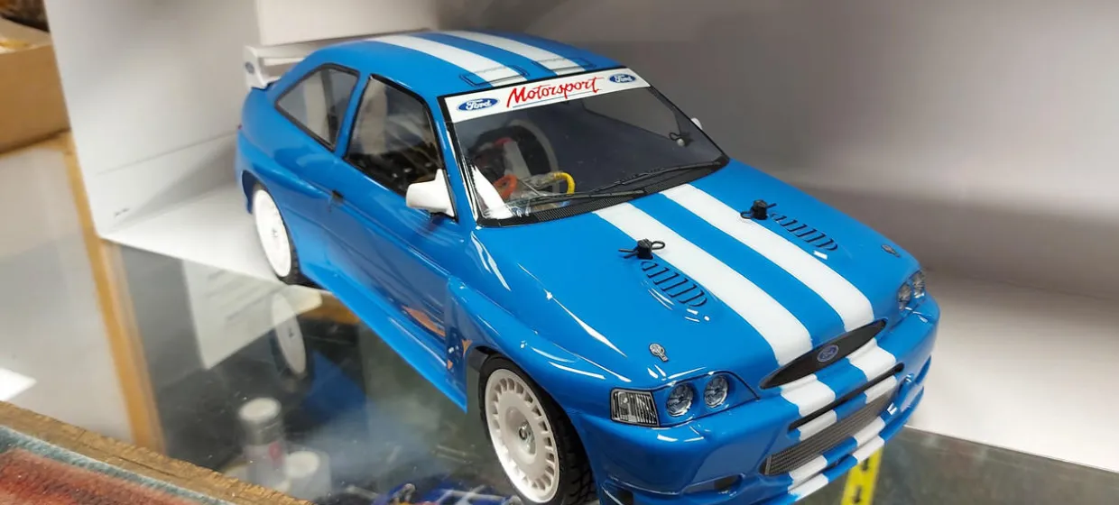 Tamiya RC Ford Escort Cosworth 1998 TT-02 Model Kit