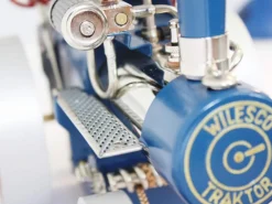 Wilesco D405 Live Steam Traction Engine Blue and Red